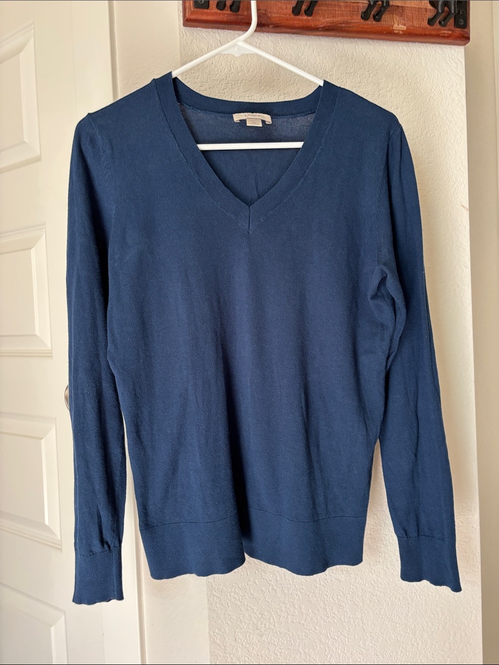 LOFT Womens Navy Blue Cotton V-Neck Sweater size M